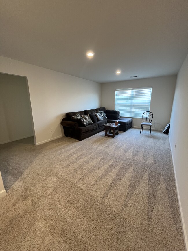 Building Photo - 1323 Weedon Dr