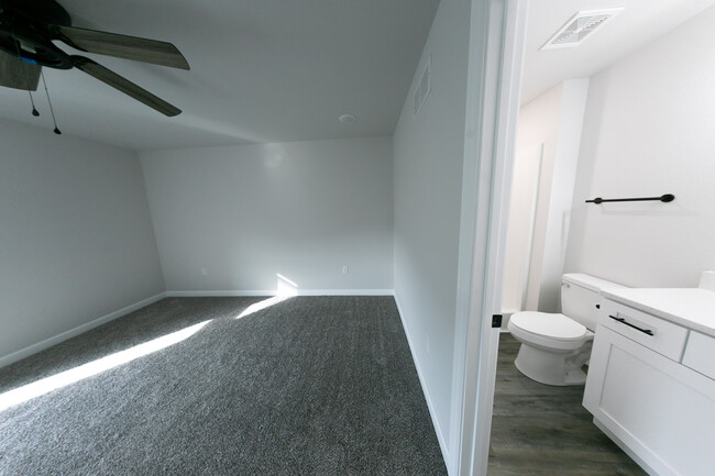 Building Photo - 366 SE 85th Rd