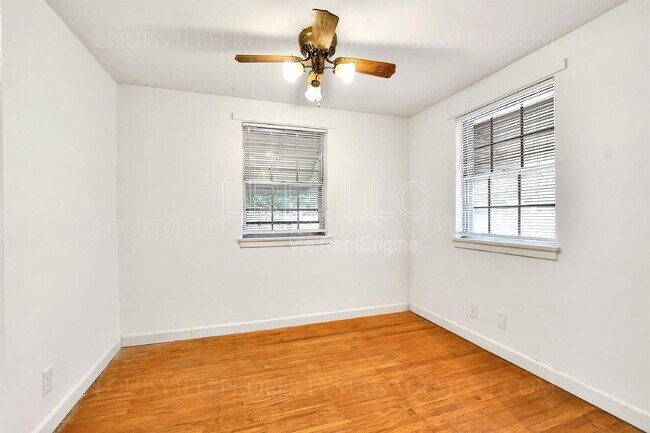 Building Photo - 702 Compton St