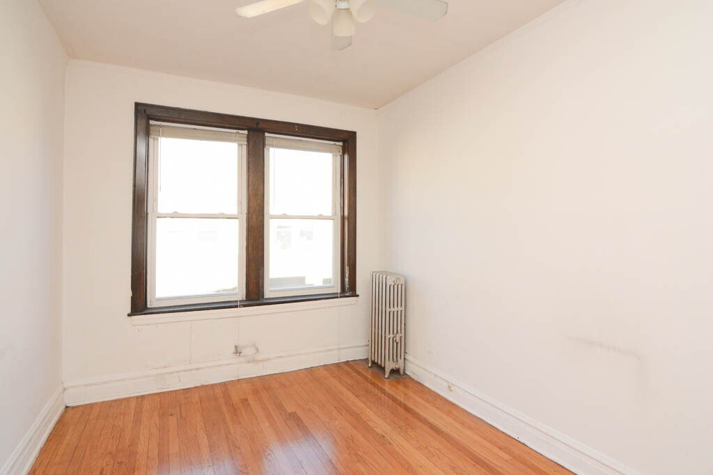 Building Photo - 4826 W Addison St