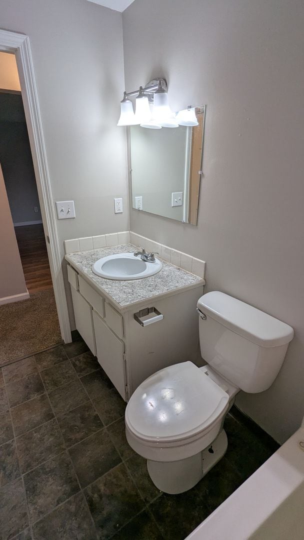 Building Photo - MN Cedar Village (827)