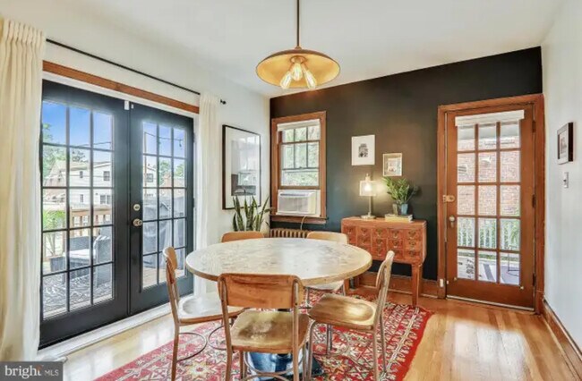 Building Photo - 1123 44th Pl SE