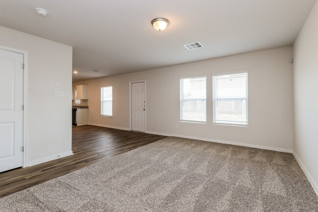 Building Photo - 10083 Cerritos dr
