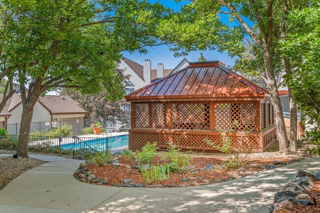 Building Photo - 6380 S Boston St