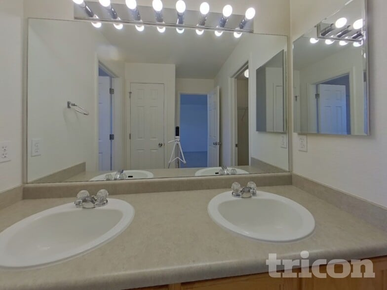 Building Photo - 6245 Sierra Grande Point