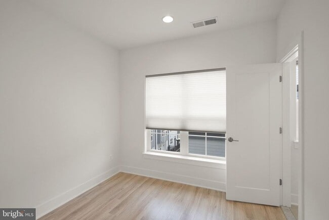 Building Photo - 1862 Michael Faraday Dr.