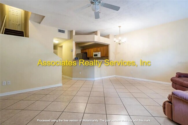 Building Photo - GREAT LOCATION-  3 Bedroom- LOOK!