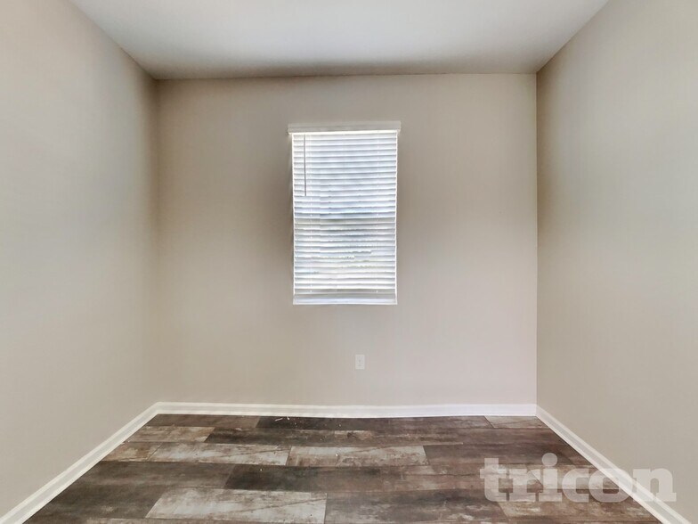 Building Photo - 311 Irving Bend Dr