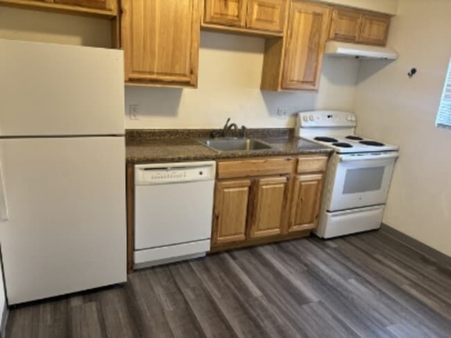 Primary Photo - 110 Harbet Ave NW