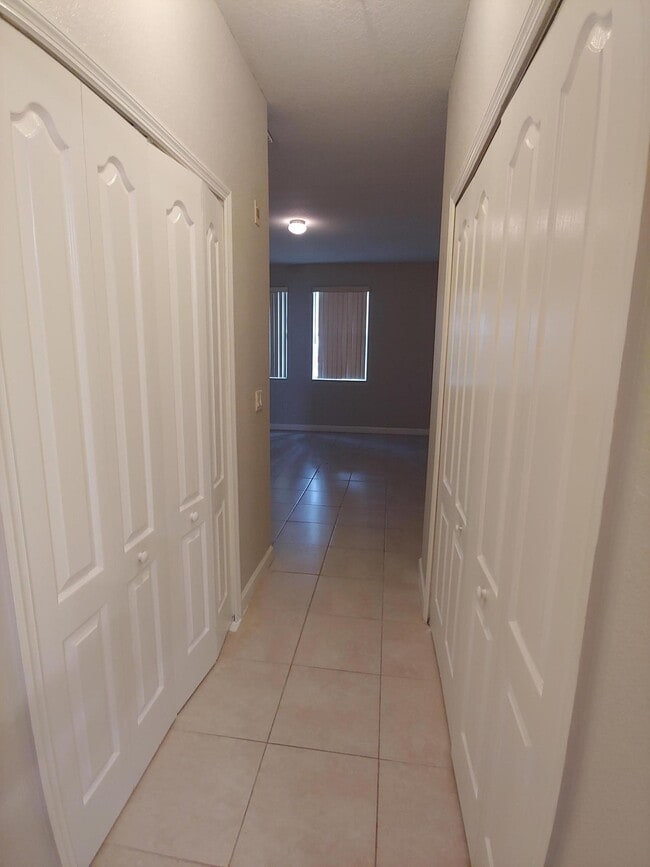 Building Photo - 2108 Shoma Dr
