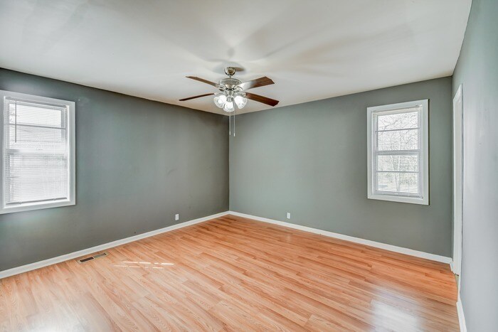 Building Photo - 1008 Minor Dr