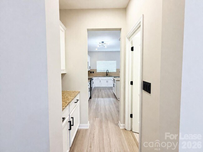 Building Photo - 12881 Clydesdale Dr