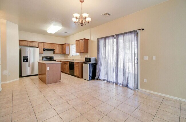 Building Photo - 17762 W Hearn Rd