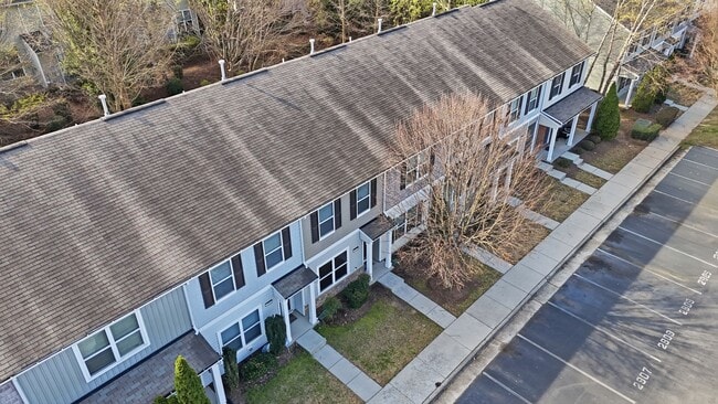 Building Photo - 2907 Berkeley Springs Pl
