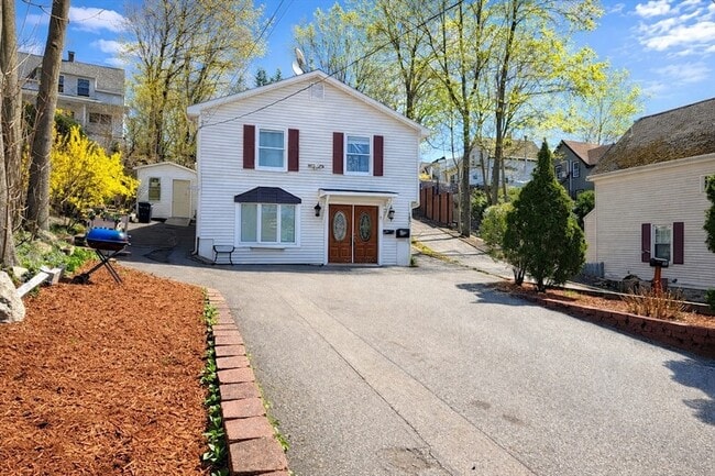 Building Photo - 183 Forest St