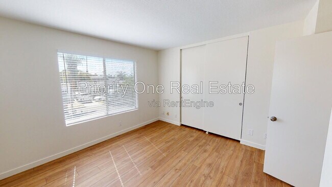 Building Photo - 4476 33rd Pl