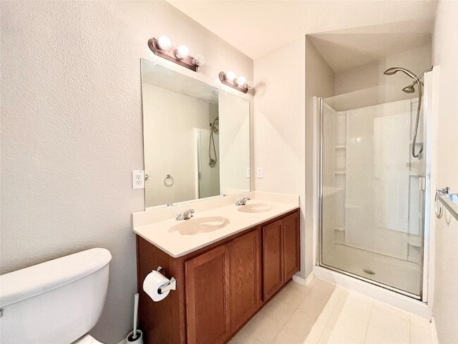 Building Photo - 3000 Groveland Terrace