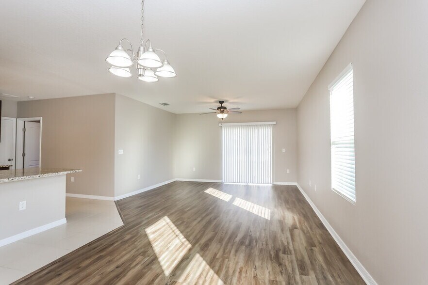 Building Photo - 1802 Greenwood Valley Dr