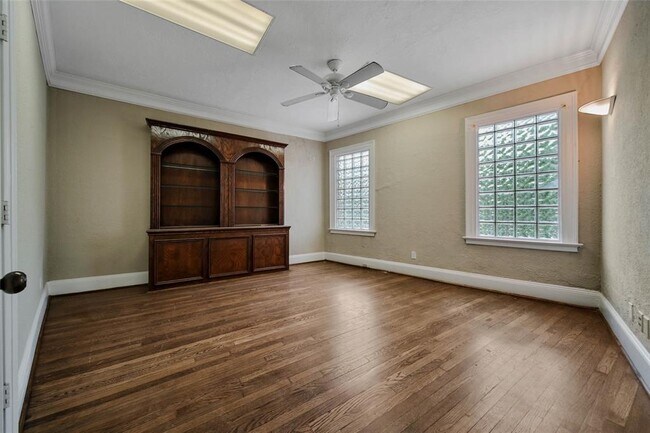 Building Photo - 5208 Harrisburg Blvd