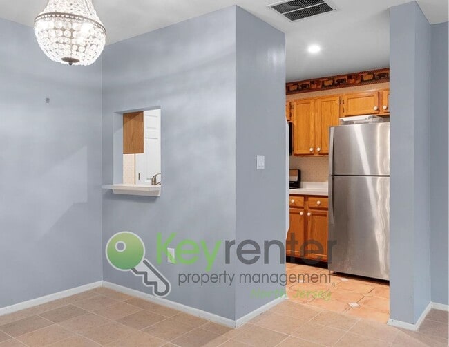 Building Photo - Ground-Floor 2BR/2BA in Desirable Franklin Crossing – Mahwah