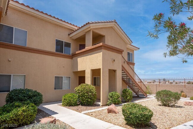 Building Photo - 1050 E Cactus Ave