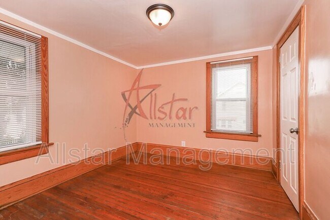 Building Photo - 458 Hillwood Dr
