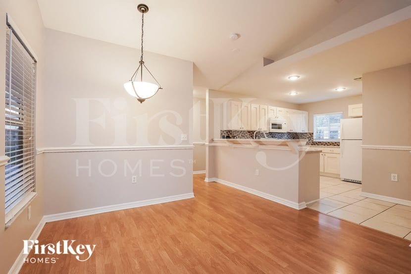 Building Photo - 5003 Barth St