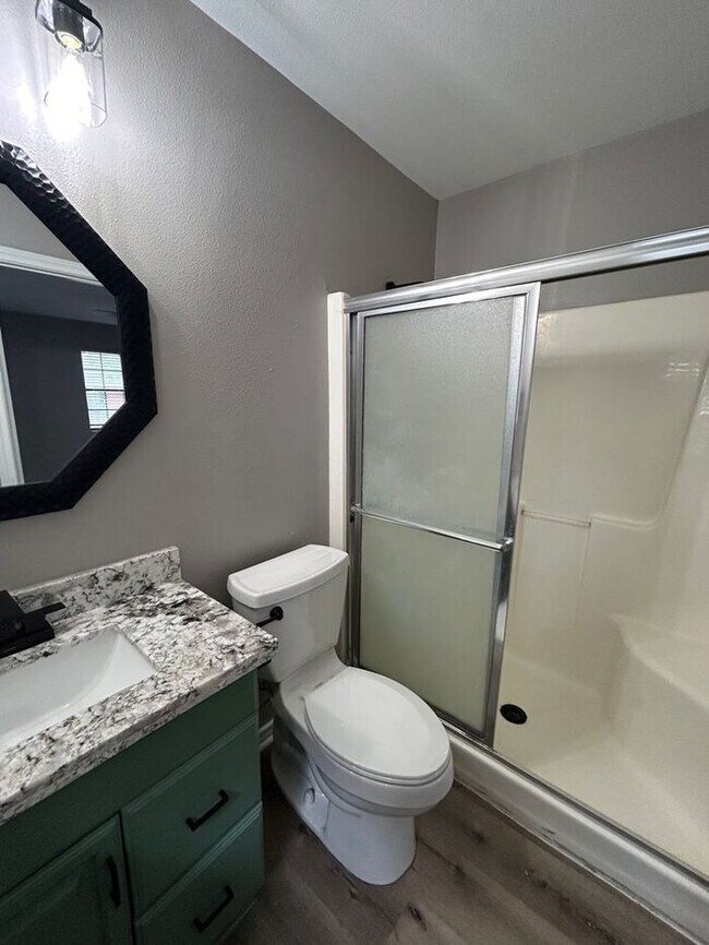 Building Photo - Lakeside Dream Home: Fully Remodeled 4BD/2BA Near Loop 323