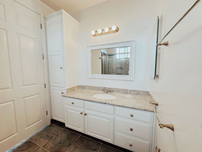 Building Photo - Multi-Generational 5-Bedroom, 4 Bath Home ...