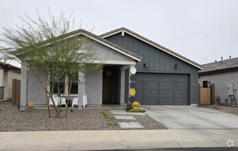 Building Photo - 4 Bedroom, 3 Bath Home with Casita
