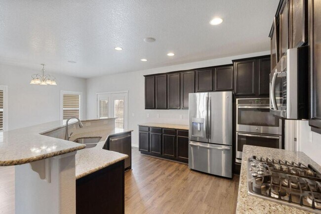 Building Photo - 3064 Magnetic Dr