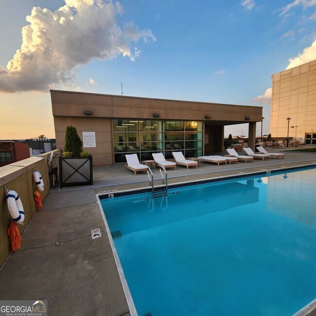 Building Photo - 1100 Howell Mill Rd NW