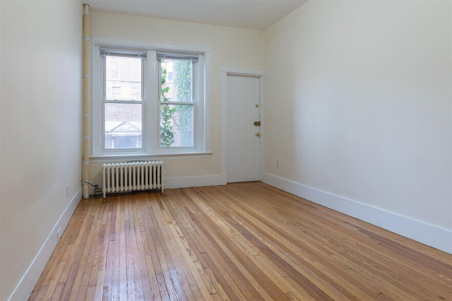Building Photo - 881 Massachusetts Ave
