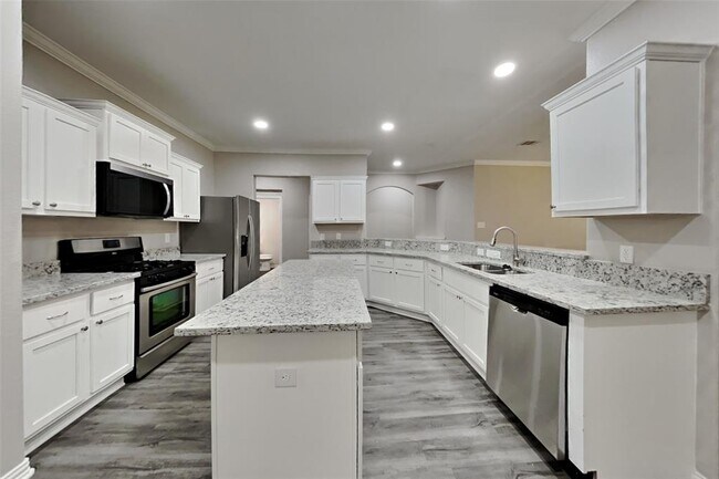 Building Photo - 21510 Duke Alexander Dr