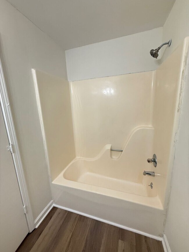 Building Photo - 1615/1617 Cedar Shoals Dr