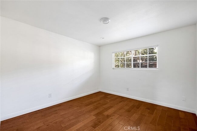 Building Photo - 7044 White Oak Ave