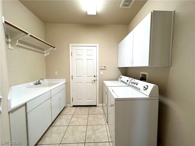 Building Photo - 2237 Timber Rose Dr