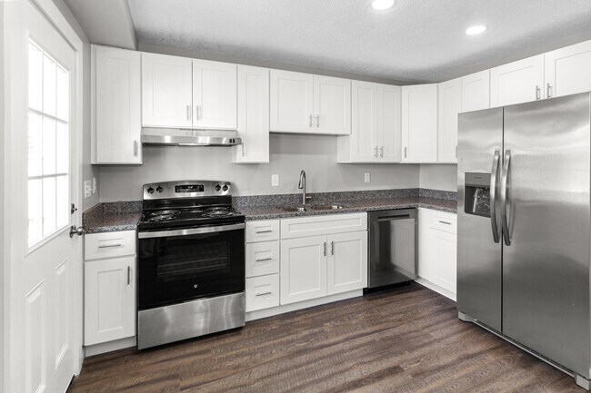 Building Photo - 261 Sunset Dr S