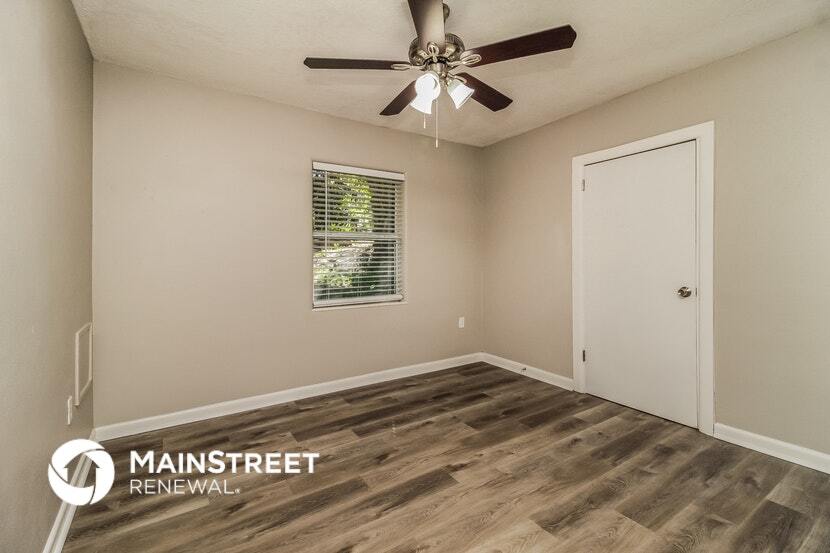 Building Photo - 1335 E 3rd Ave