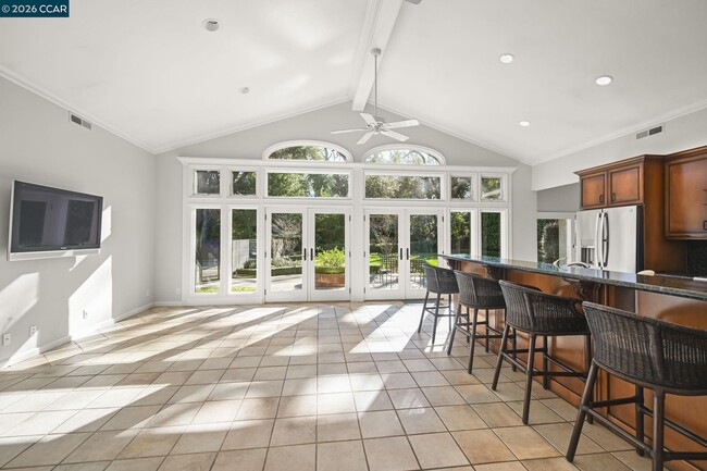 Building Photo - 161 La Serena Ave