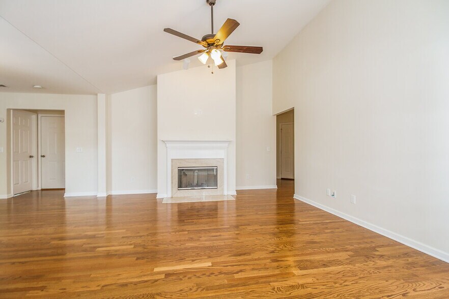 Building Photo - 2151 Erin Ln