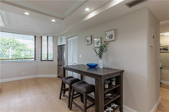 Building Photo - 1800 S Ocean Dr