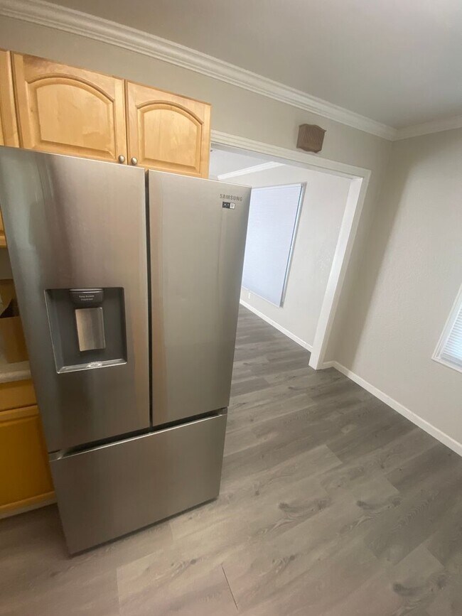 Building Photo - $2490 / 2 BR - GORGEOUS RECENTLY REMODELED CENTRAL LIVERMORE DUPLEX UNIT