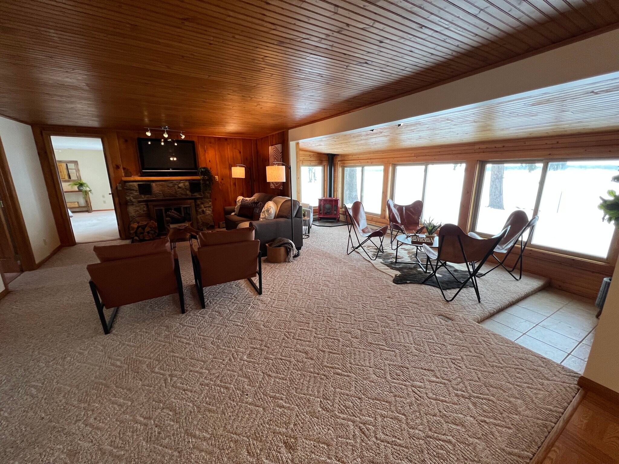 Building Photo - 14555 Breezy Point Rd