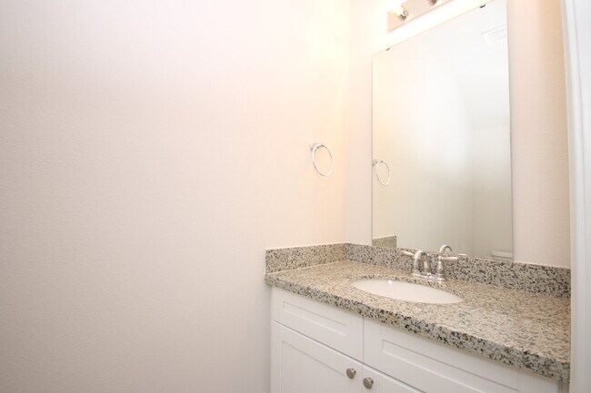 Building Photo - Pet-Friendly 3BR Townhome in Meadow Brook ...
