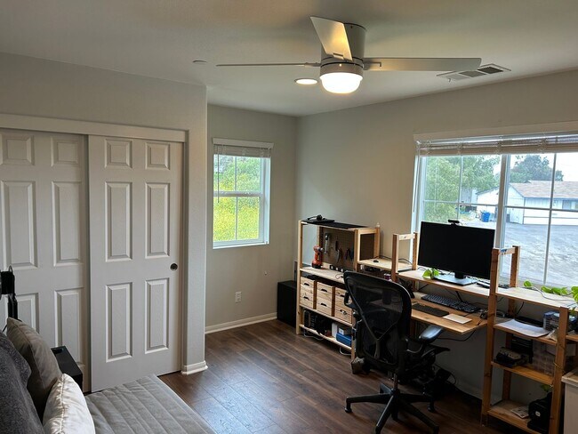 Building Photo - Beautiful 5-Bedroom Home In Oceanside
