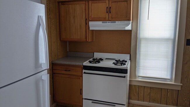 Building Photo - 3 Bed/1 Bath Single Family Home