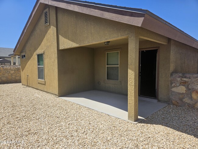Building Photo - 5814 Bywood St