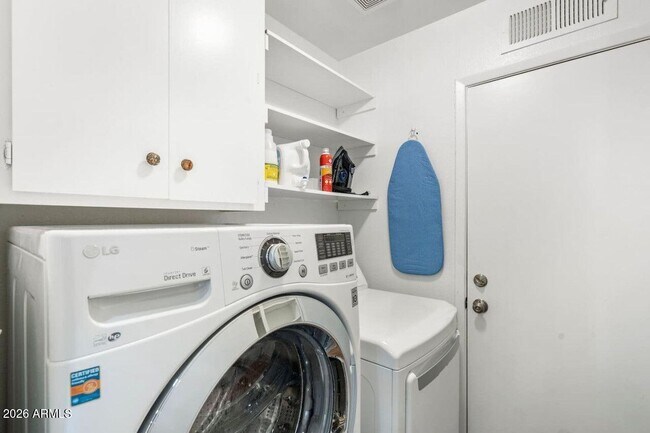 Building Photo - 8742 E San Daniel Dr