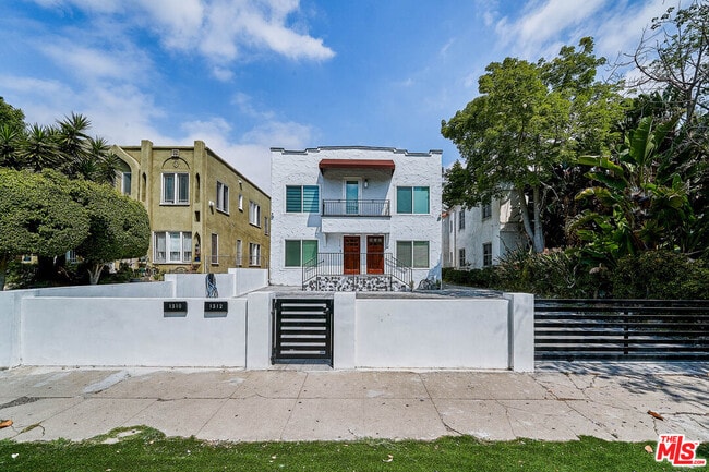 Primary Photo - 1310 S Rimpau Blvd